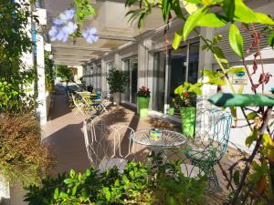 Vonkajšia záhrada v ubytovaní Maree Hotel