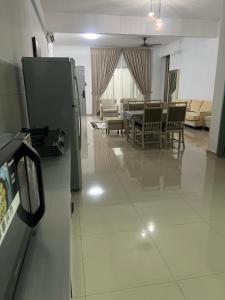 TV a/nebo společenská místnost v ubytování Sampoisgt Villa Homestay - Near Bangi Avenue, BACC, UKM, GMI, EVO, Bangi Gateway, KIPMall