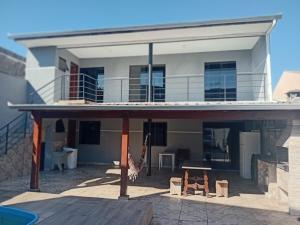 Balkón nebo terasa v ubytování Sobrado com piscina em Caioba