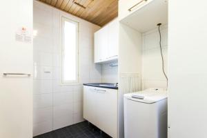 Gambar di galeri bagi Spacious Apartment for 8 with Sauna di Kerava