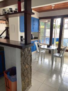 Η κουζίνα ή μικρή κουζίνα στο Guesthouse Búzios Relax +29 φωτογραφίες