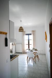 Kuchyň nebo kuchyňský kout v ubytování Bohemian Afitos Apartment