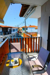 Balkón nebo terasa v ubytování Bohemian Afitos Apartment
