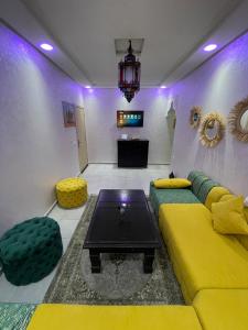 TV/trung tâm giải trí tại Airport Apartment