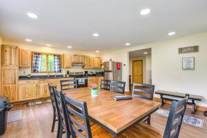 Φωτογραφία από το άλμπουμ του Mountain and Sunset Views Upstate Family Home σε Granville