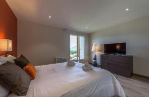 Postel nebo postele na pokoji v ubytování NEW! Villa l'or bleu -DUPLEX & MAINFLOOR- by Les éclectiques