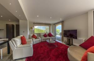 TV a/nebo společenská místnost v ubytování NEW! Villa l'or bleu -DUPLEX & MAINFLOOR- by Les éclectiques + 47 fotografií