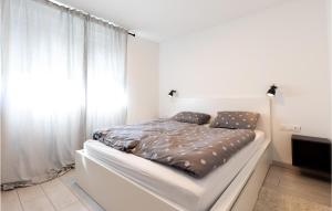 Ένα ή περισσότερα κρεβάτια σε δωμάτιο στο Lovely Home In Slunj With Wifi