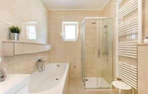 Kúpeľňa v ubytovaní 3 Bedroom Awesome Home In Badanj