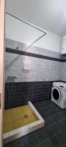 Ένα μπάνιο στο Apartamente Kune Shengjin F5