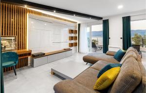 Ruang duduk di Amazing Home In Povlja