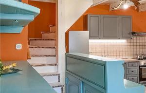 Η κουζίνα ή μικρή κουζίνα στο 3 Bedroom Nice Home In Lanisce