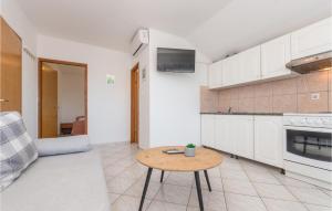 Kuchyň nebo kuchyňský kout v ubytování Apartment Biograd With Lake View 07