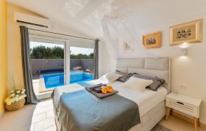 Πισίνα στο ή κοντά στο Lovely Home In Peroj With Sauna