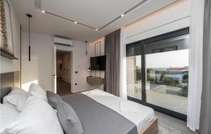 Posteľ alebo postele v izbe v ubytovaní Cozy Home In Lun With Sauna