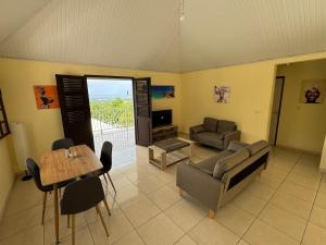 TV in/ali zabaviščno središče v nastanitvi Maison typique au calme avec vue