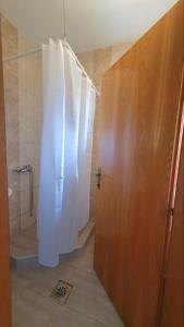 Bilik mandi di Villa Krushevo