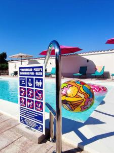 Der Swimmingpool an oder in der Nähe von Apartment Pula 6