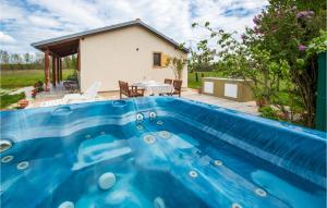 Bazén v ubytování Holiday Home Barban 51 nebo v jeho okolí
