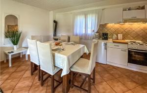 Kuchyň nebo kuchyňský kout v ubytování Holiday Home Barban 51