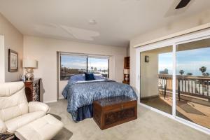 Ένα ή περισσότερα κρεβάτια σε δωμάτιο στο Oceanside Beach Condos +50 φωτογραφίες