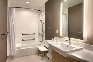 Kopalnica v nastanitvi SpringHill Suites by Marriott Moab
