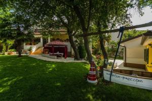 Vonkajšia záhrada v ubytovaní Apartments in Porec - Istrien 42535