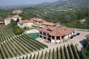 Gallery image of Tota Virginia Antico Podere in Serralunga d'Alba