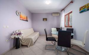 Posezení v ubytování Apartment Drenje 1