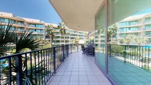 Μπαλκόνι ή βεράντα στο 3br/3ba w/ Lazy River & Slide Sleeps 8