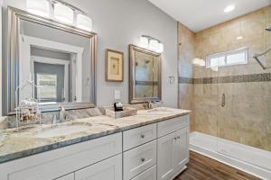Ένα μπάνιο στο Amazing New 3br/2ba Laguna Beach! / 6p GOLF CART: 2 mins to Beach/West PCB +52 φωτογραφίες