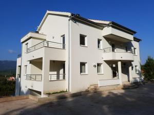Budova, v ktorej sa apartmán nachádza