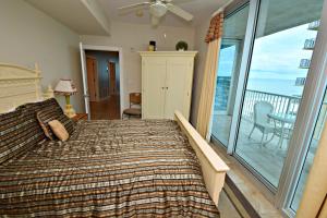 Ένα ή περισσότερα κρεβάτια σε δωμάτιο στο Island Tower +16 φωτογραφίες