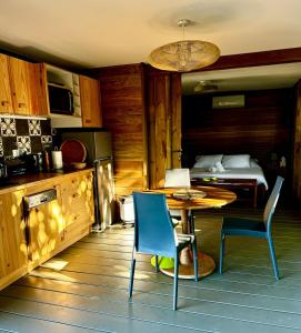 Dapur atau dapur kecil di KazaMat, Bohème & Chic