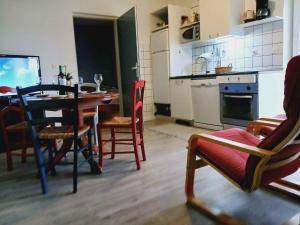Küche/Küchenzeile in der Unterkunft Apartment Barbat 22