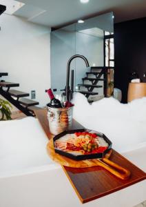 Φωτογραφία από το άλμπουμ του Piedra y Agua Glamping Puembo σε Puembo +11 φωτογραφίες