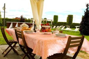 Vonkajšia záhrada v ubytovaní Holiday home in Montecarlo Lucca 23964