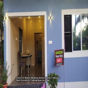 Fotografie z fotogalerie ubytování Arundekar Home Stay In 3 Minutes Walk Beach AC Room v destinaci Gokarna