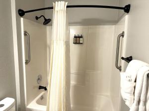 Ένα μπάνιο στο The Pearl Inn Bed and Breakfast