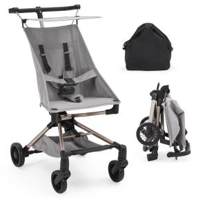 daneben ein Hochstuhl und ein Rucksack in der Unterkunft The View - Direct Bus Time Square NYC Breakfast Included - B in Jersey City