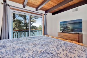 Giường trong phòng chung tại Moon palace #2170