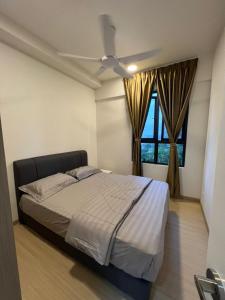 Postel nebo postele na pokoji v ubytování Lovely 3 rooms full AC 2-7 pax -GM - Cruise Terminal