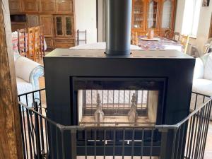 Φωτογραφία από το άλμπουμ του La Grange: Gîte Confort à Briou, 5 Chambres - FR-1-491-471 