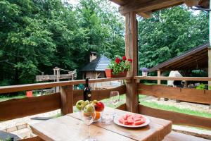 Vonkajšia záhrada v ubytovaní B&B Plitvica Lodge