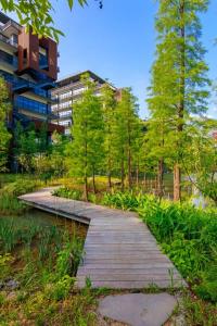 Aed väljaspool majutusasutust Taihua Wutong Hotel