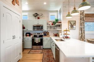 Fotografie z fotogalerie ubytování Jetty Set Go! Ocean Views & Private Pool! v destinaci Mustang Beach