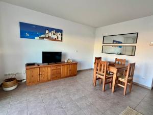 TV a/nebo společenská místnost v ubytování Amanecer en Cabo de Gata - Mar y Naturaleza!