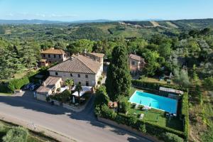 Bazén v ubytovaní Bed & Breakfast Casale Gregoriano alebo v jeho blízkosti