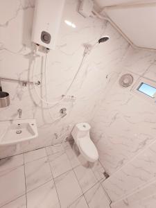 Ένα μπάνιο στο Crane nest 1 Easy-peasy no stairs