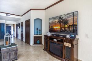 A kitchen or kitchenette at Sonoran Sky